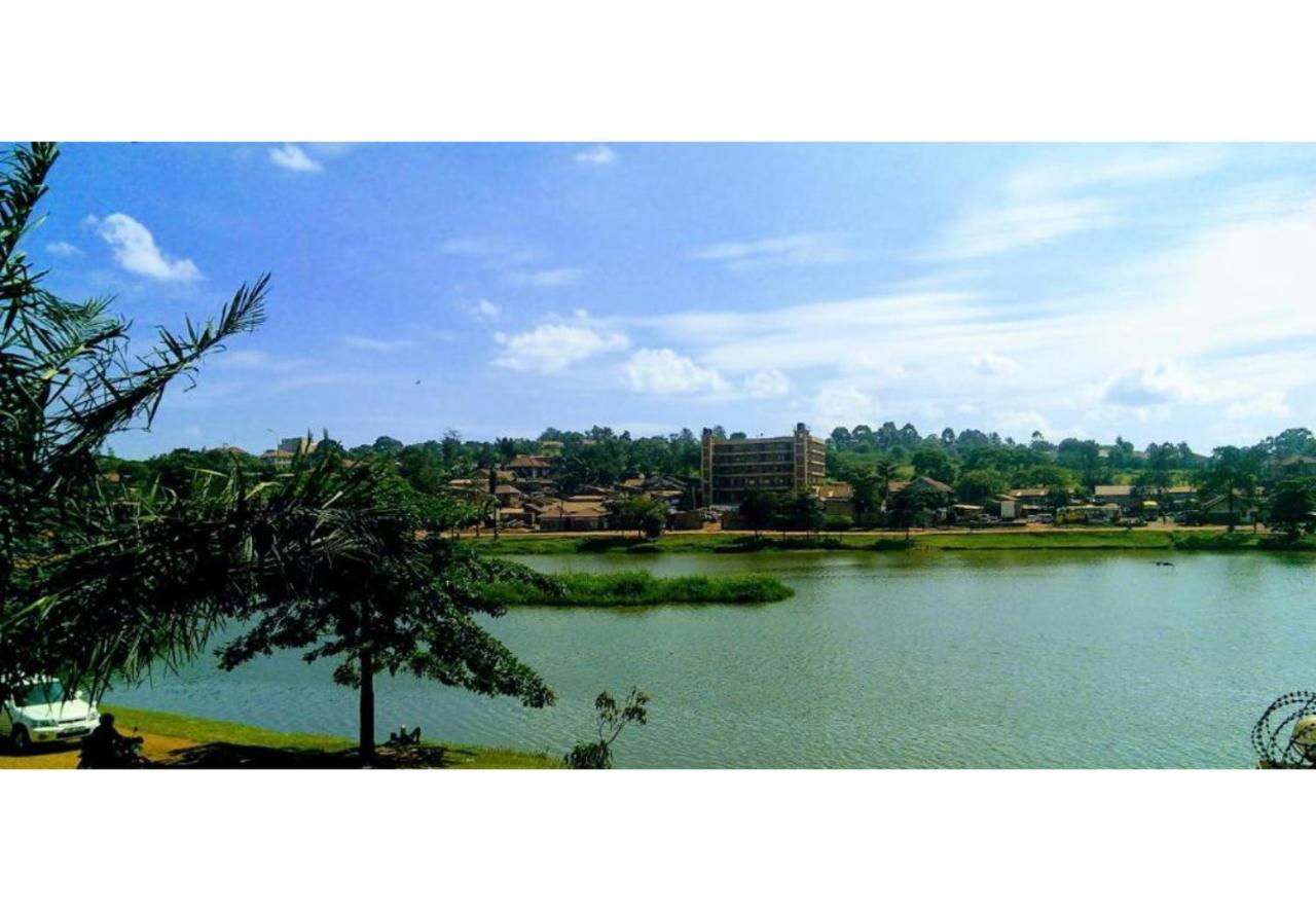 Royal Lake View Gardens Kampala Eksteriør bilde