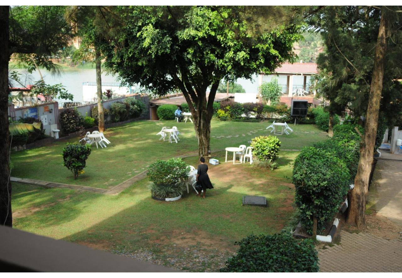 Royal Lake View Gardens Kampala Eksteriør bilde