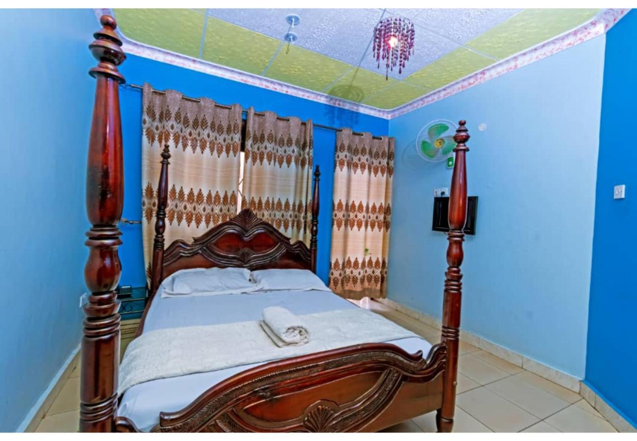 Royal Lake View Gardens Kampala Eksteriør bilde