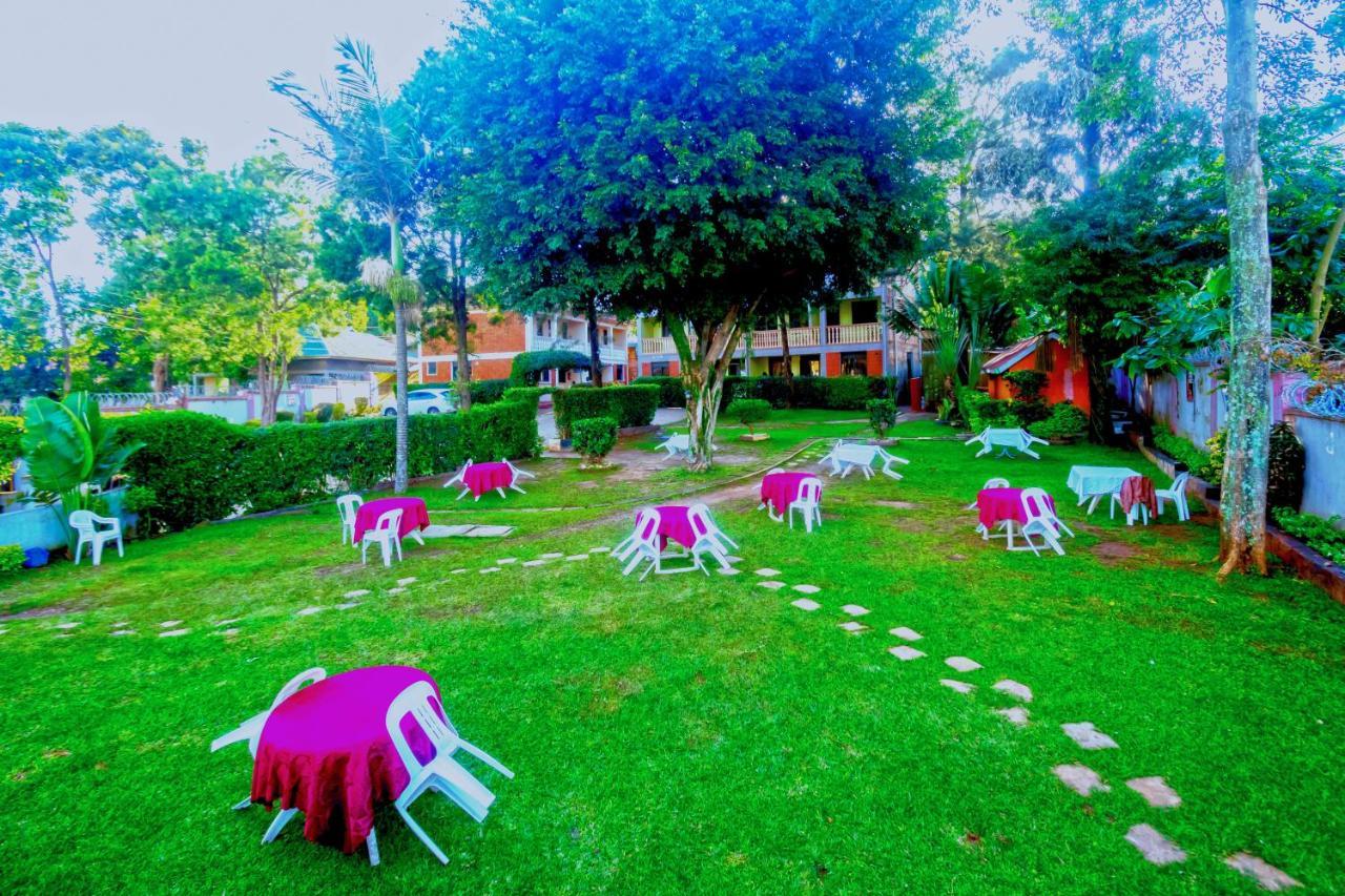 Royal Lake View Gardens Kampala Eksteriør bilde
