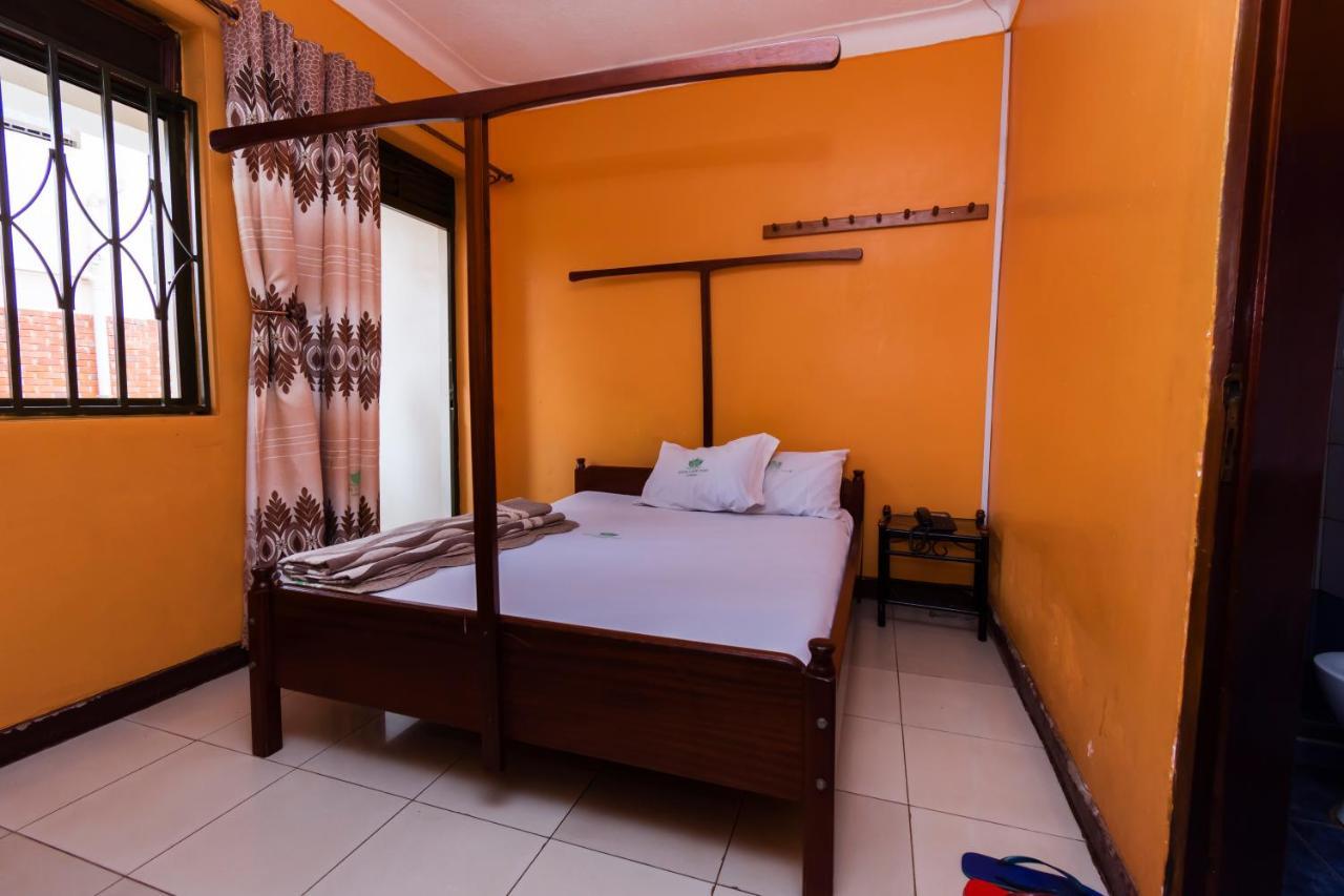 Royal Lake View Gardens Kampala Eksteriør bilde