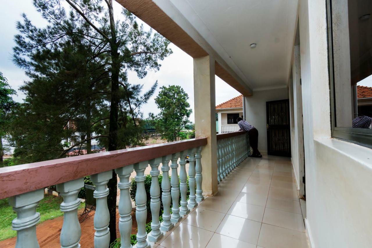 Royal Lake View Gardens Kampala Eksteriør bilde